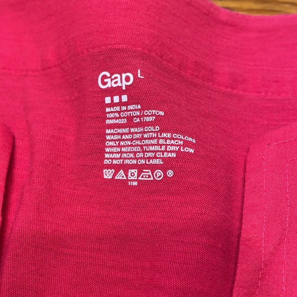 GAP red long sleeve top.  Round neck, cotton fabric. Good condition. Size Large. - Picture 2 of 6